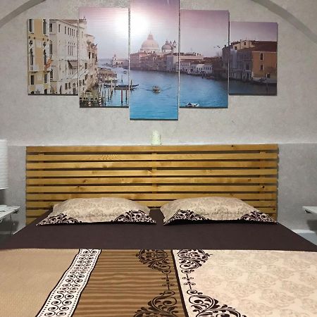 Large Apartment City Centre Бухарест Экстерьер фото