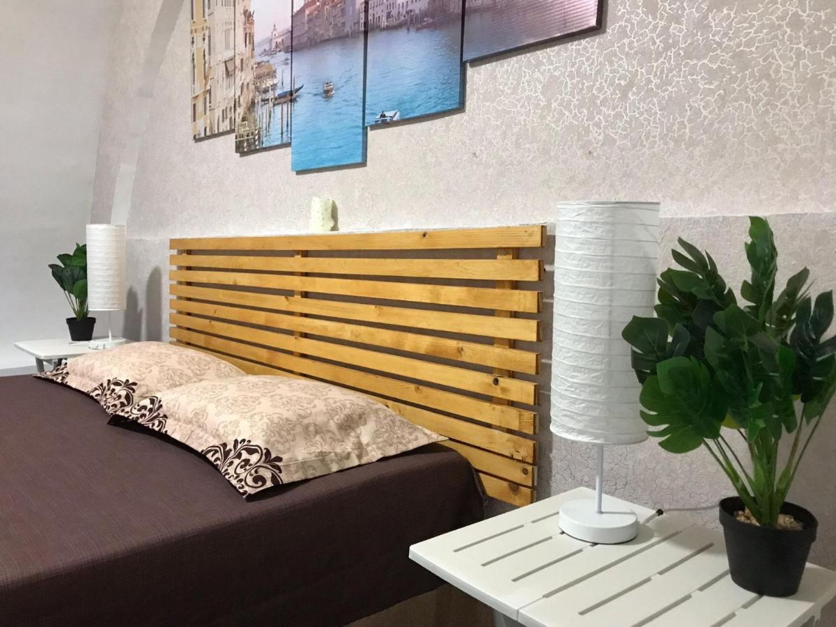 Large Apartment City Centre Бухарест Экстерьер фото