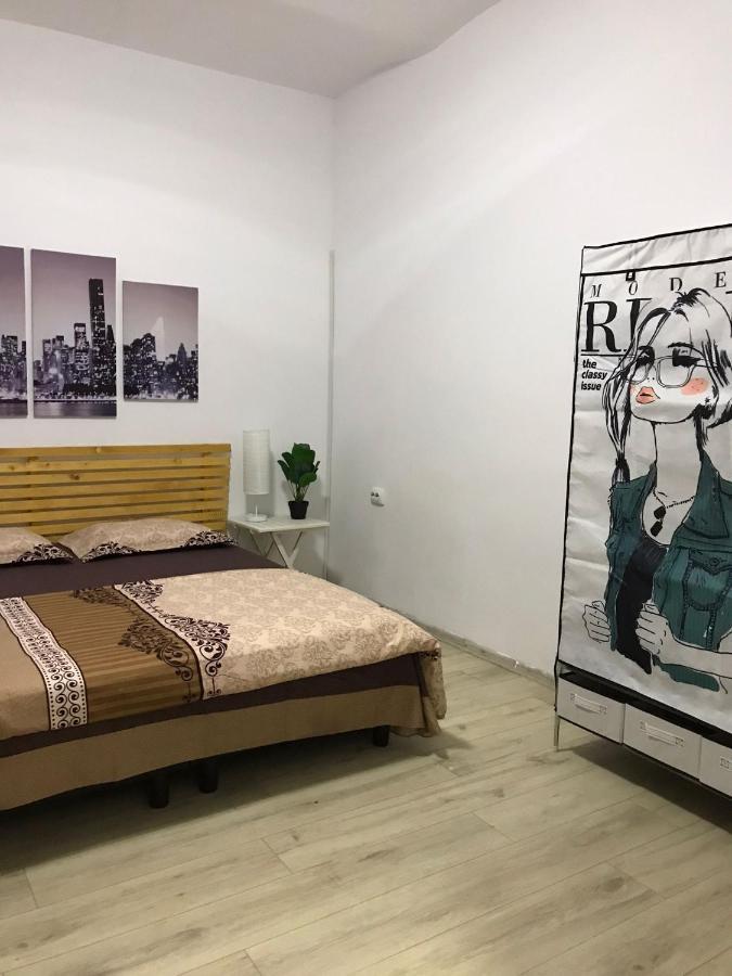 Large Apartment City Centre Бухарест Экстерьер фото