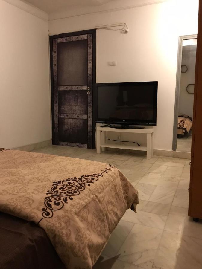 Large Apartment City Centre Бухарест Экстерьер фото