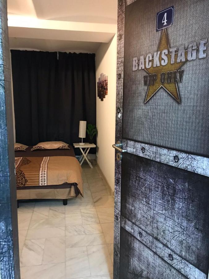 Large Apartment City Centre Бухарест Экстерьер фото