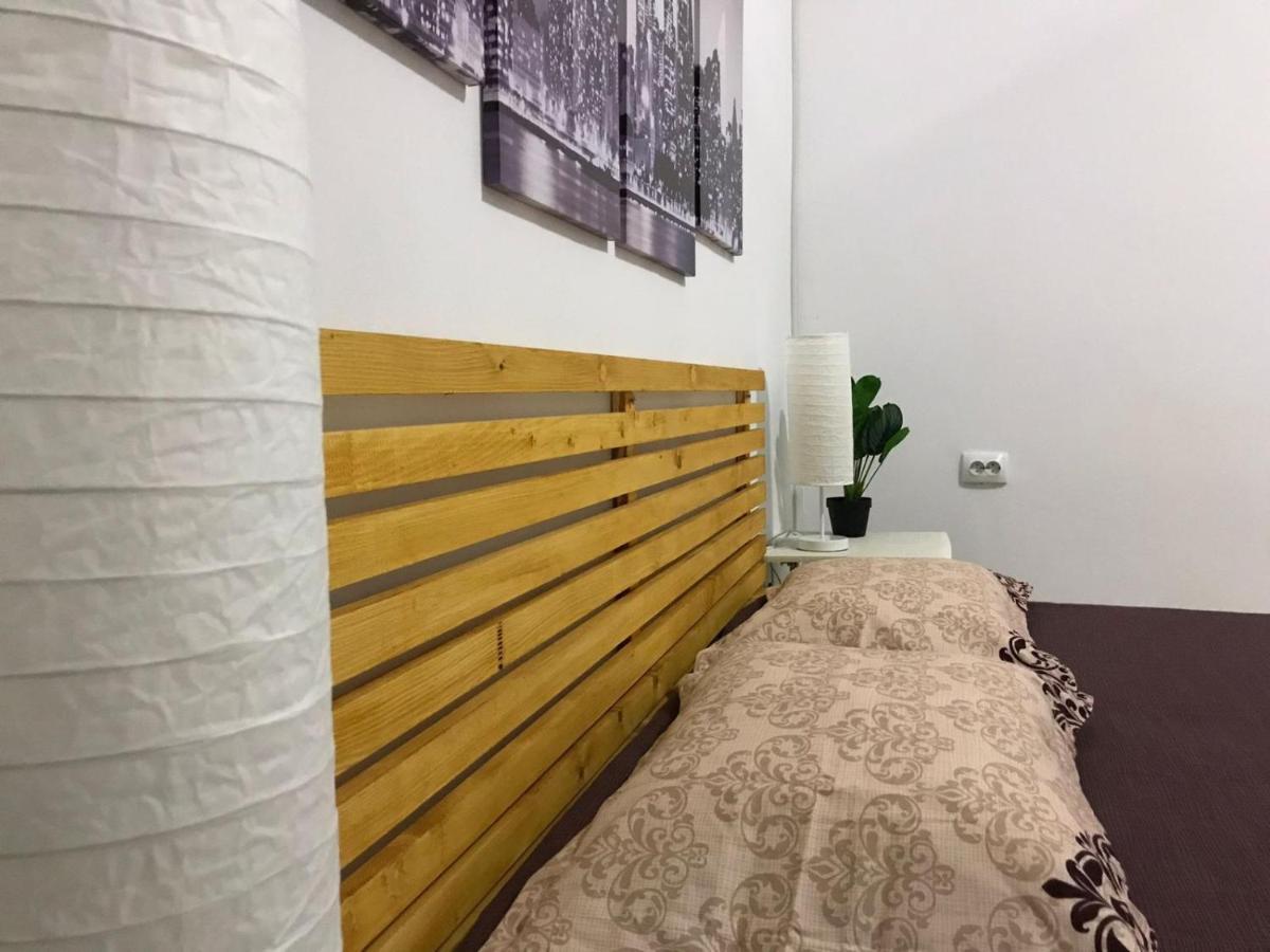 Large Apartment City Centre Бухарест Экстерьер фото